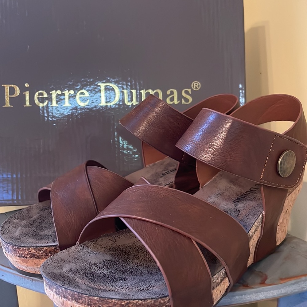 Pierre Dumas Wedge Brown Leather Sandal size 6